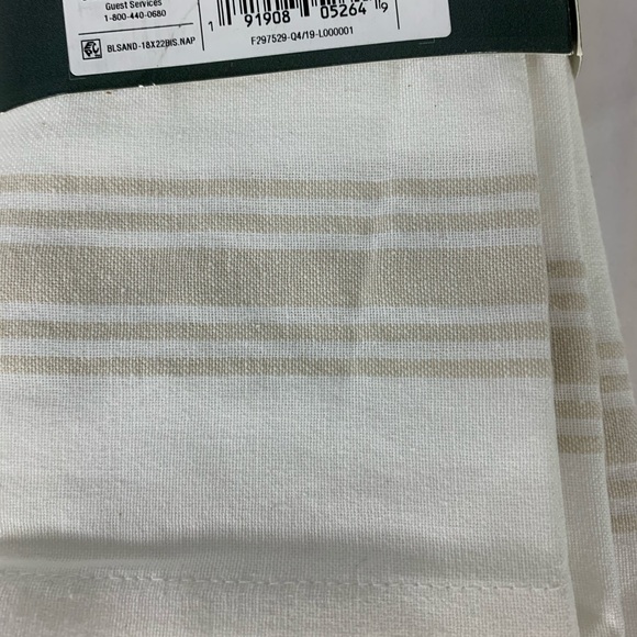 New 8 Pack Threshold Bistro Napkins White Beige - Picture 6 of 9